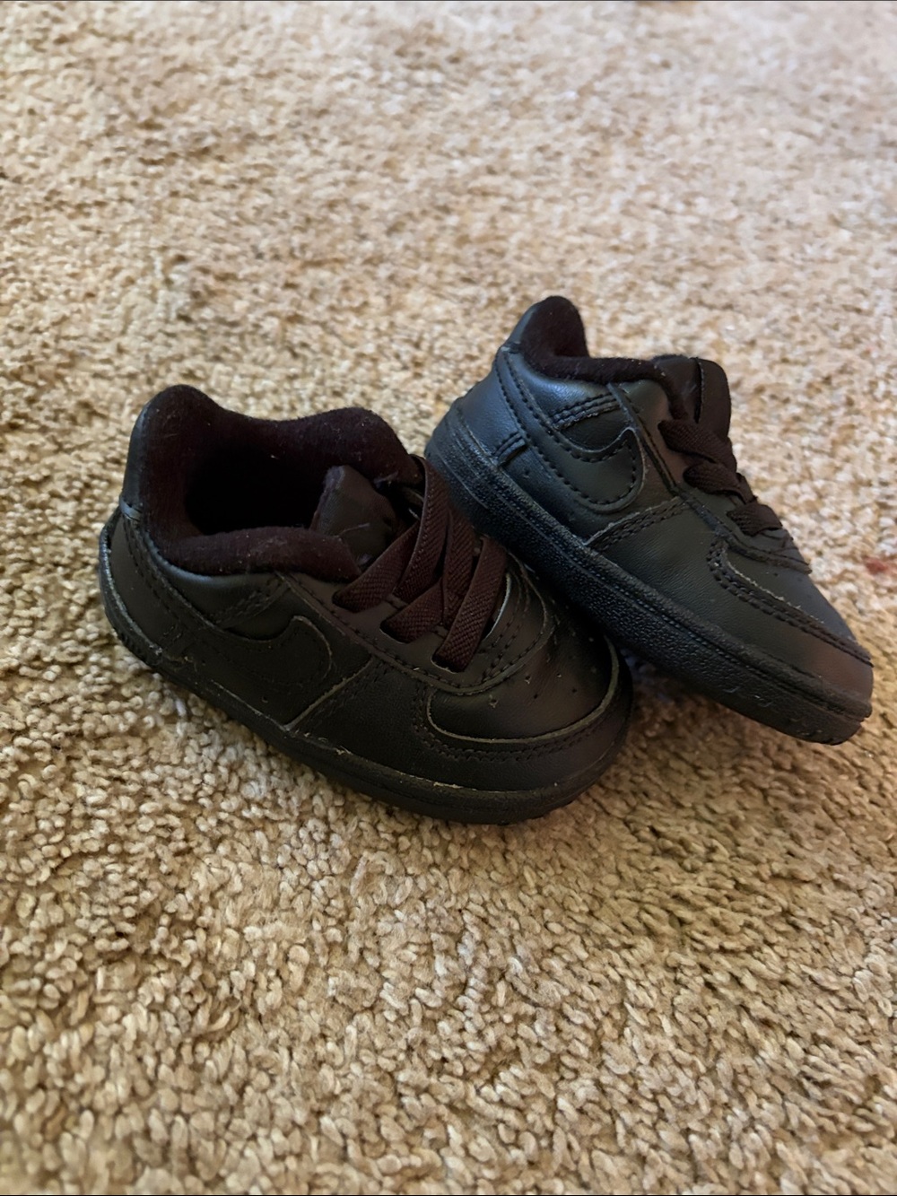 Nike Kids Black Low-Top Leather Sneakers